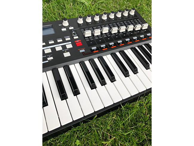 AKAI MPK49 USB/MIDI Professional Keyboard