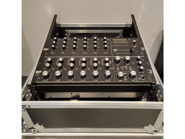 Rane MP 2016S & XP 2016S ロータリーミキサー スタンド付 Rane MP 2016S & XP 2016S ロータリーミキサー スタンド付 - メルカリ